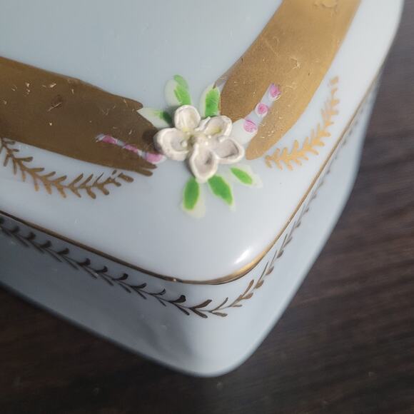 Vintage Porcelain Heart Trinket Box Gold Gilt Floral Lid Small Jewelry Box w/Lid - Picture 2 of 10